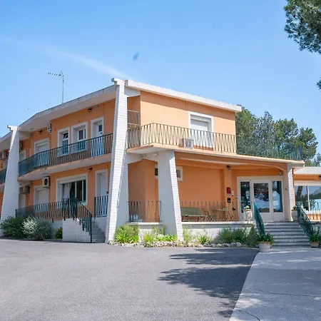 Les Rocailles 3*