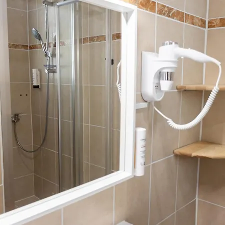 Les Rocailles Szálloda Montagnac