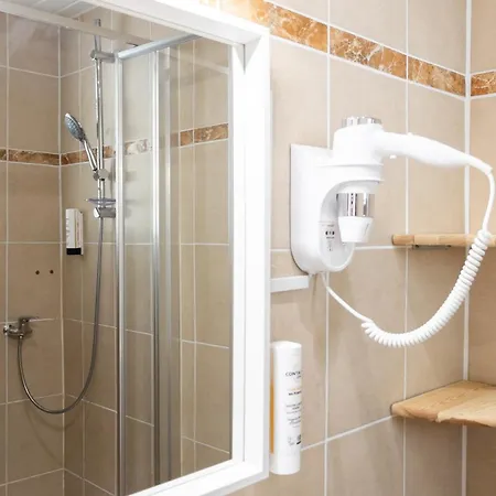 Szálloda Les Rocailles Montagnac