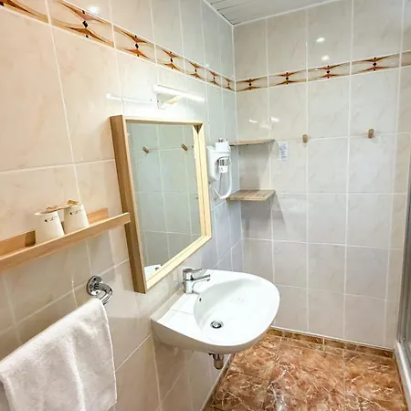 Les Rocailles 3* Montagnac (Herault)