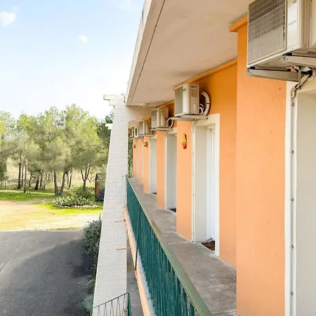 Les Rocailles Ξενοδοχείο 3*