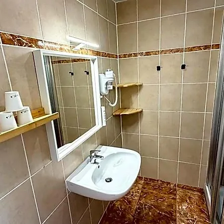 Les Rocailles 3* Montagnac (Herault)