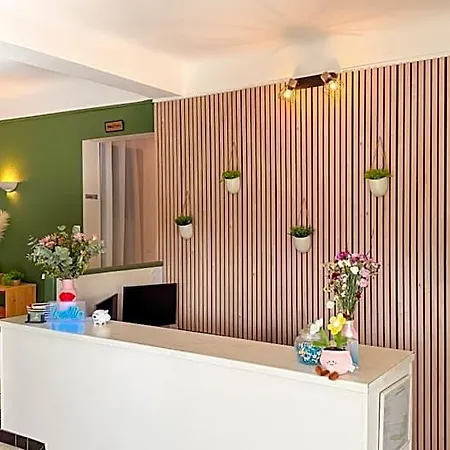 Les Rocailles Otel Montagnac (Herault)